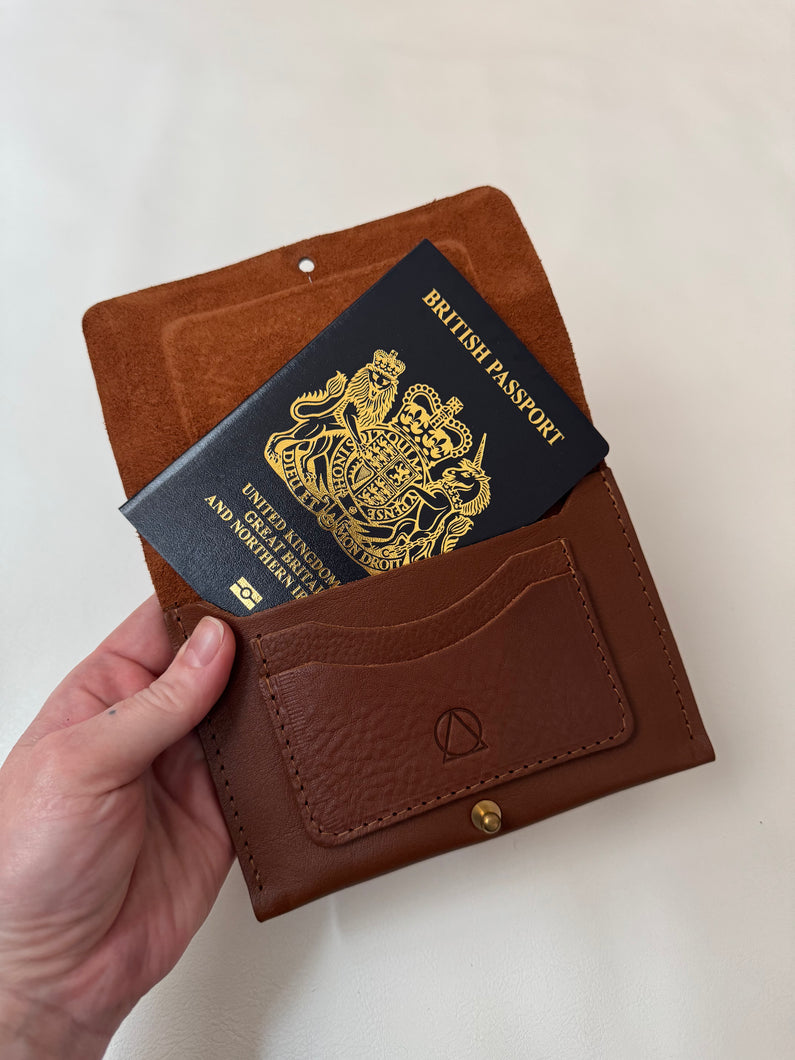 Passport Holder Vegetable Tan Leather - Brown